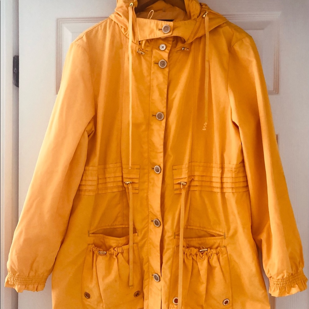 Elie Tahari lined raincoat - perfect for spring!